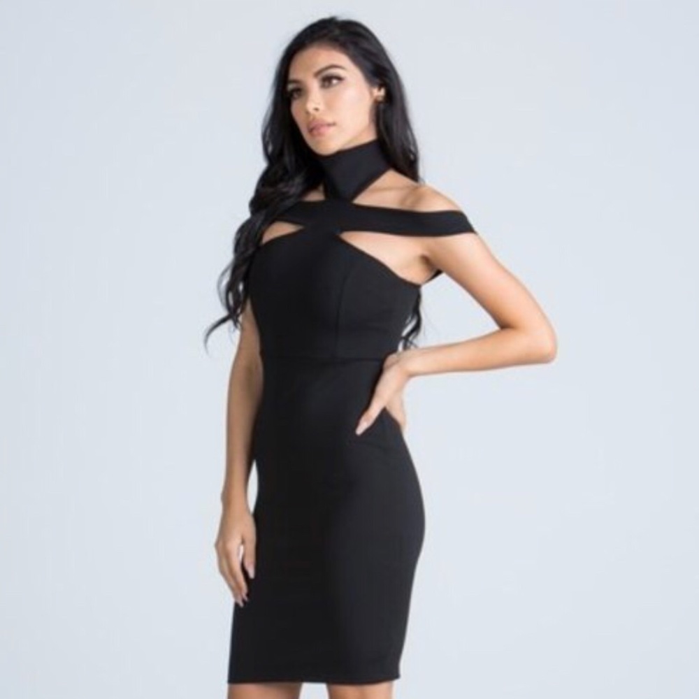 Be different this black Dress will turn heads 👗